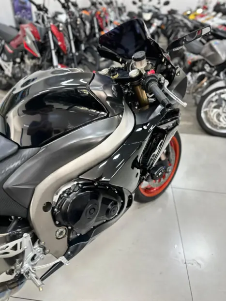 SUZUKI GSX-R 1000 SRAD , Foto 4