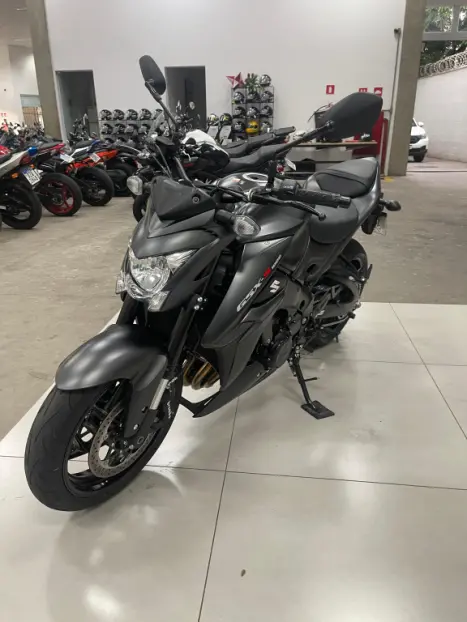 SUZUKI GSX-S 1000 A, Foto 5