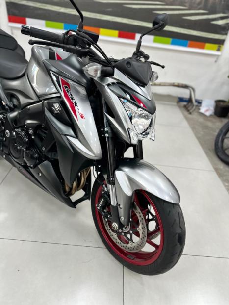 SUZUKI GSX-S 1000 A, Foto 11