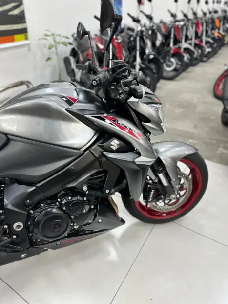 SUZUKI GSX-S 1000 A, Foto 13