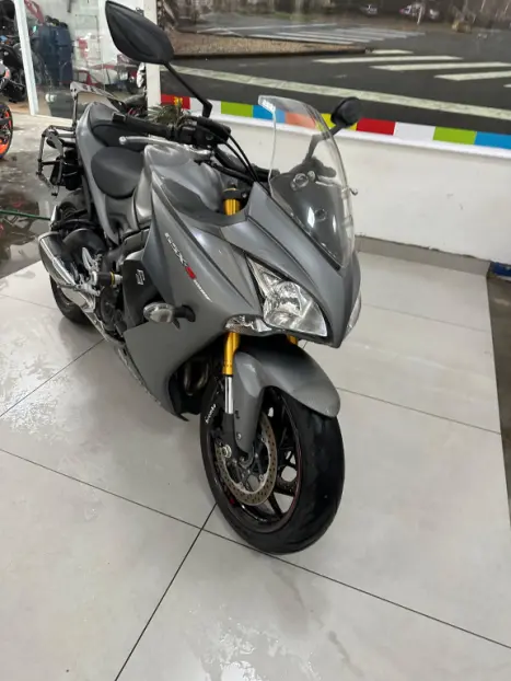 SUZUKI GSX-S 1000 F, Foto 1