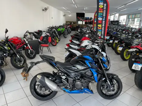 SUZUKI GSX-S 750 , Foto 3