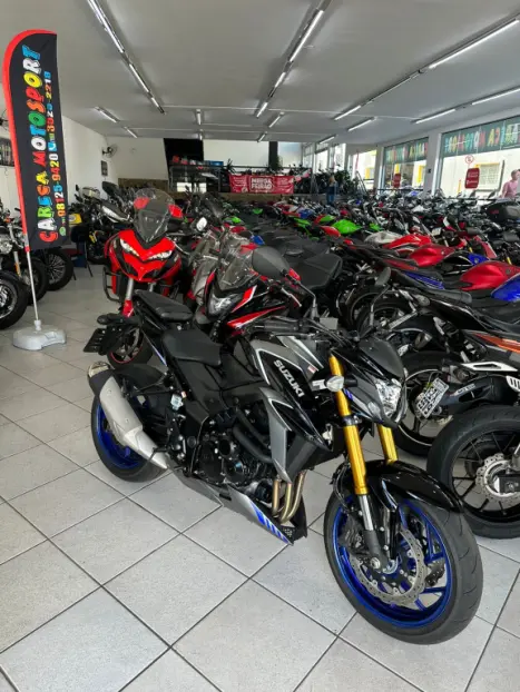 SUZUKI GSX-S 750 ABS, Foto 1