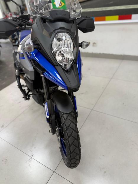SUZUKI V-Strom DL 1000 XT , Foto 3