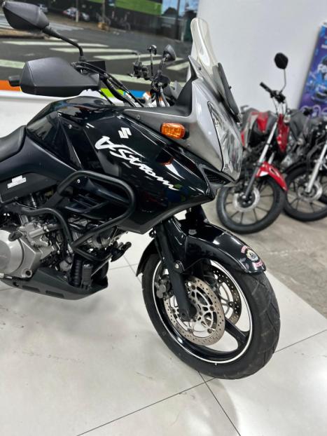 SUZUKI V-Strom DL 1000 , Foto 10