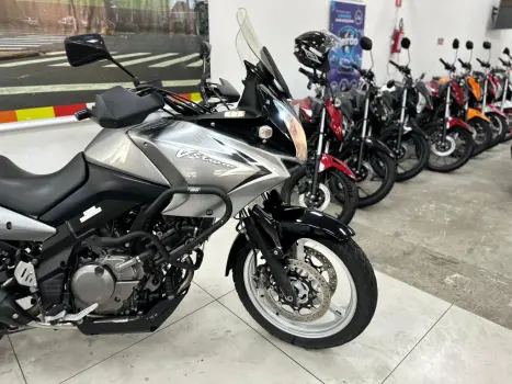 SUZUKI V-Strom DL 650 , Foto 4