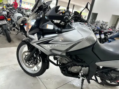 SUZUKI V-Strom DL 650 , Foto 8