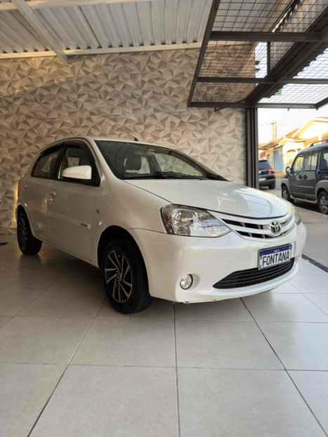 TOYOTA Etios Hatch 1.5 16V 4P FLEX XS, Foto 1