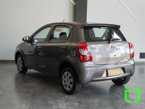 TOYOTA Etios Hatch 1.3 16V 4P FLEX X, Foto 4