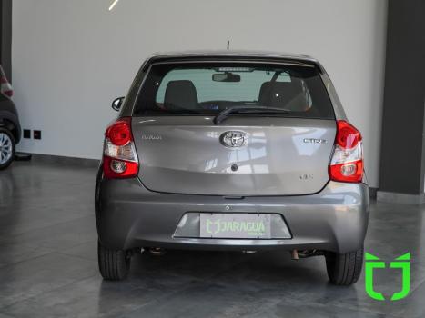 TOYOTA Etios Hatch 1.3 16V 4P FLEX X, Foto 5