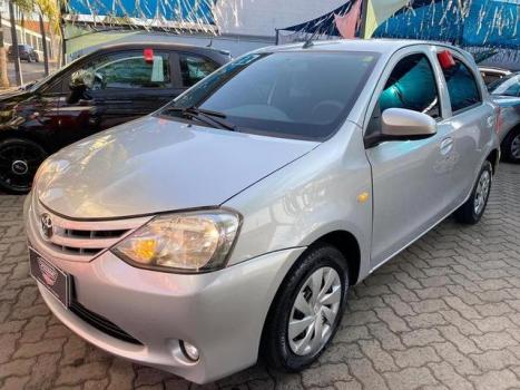 TOYOTA Etios Hatch 1.3 16V 4P FLEX X, Foto 3