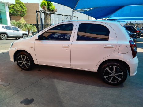 TOYOTA Etios Hatch 1.3 16V 4P FLEX XS, Foto 2