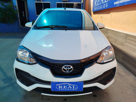 TOYOTA Etios Hatch 1.3 16V 4P FLEX XS, Foto 7