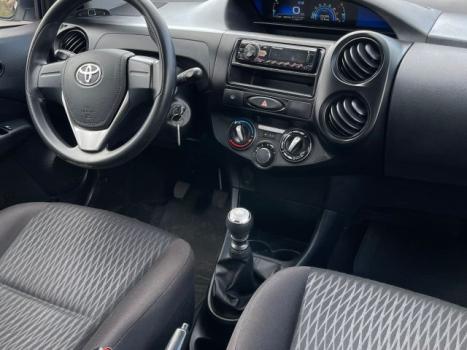 TOYOTA Etios Hatch 1.3 16V 4P FLEX X, Foto 5