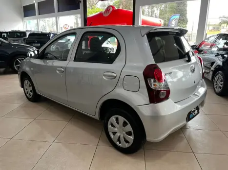 TOYOTA Etios Hatch 1.3 16V 4P FLEX X, Foto 8