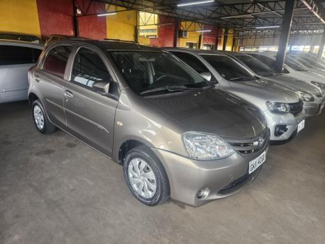 TOYOTA Etios Hatch 1.3 16V 4P FLEX X, Foto 2