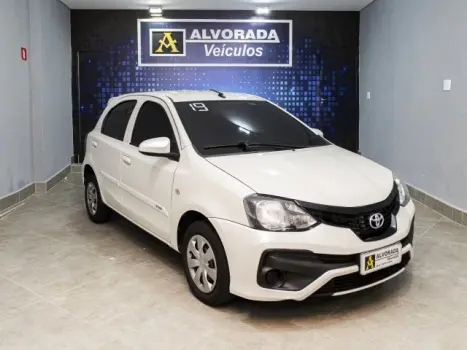 TOYOTA Etios Hatch 1.3 16V 4P FLEX X, Foto 2