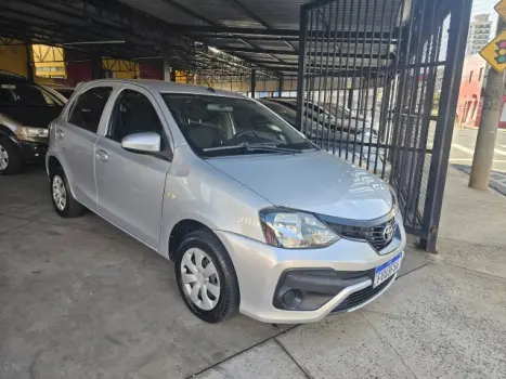 TOYOTA Etios Hatch 1.3 16V 4P FLEX X, Foto 2