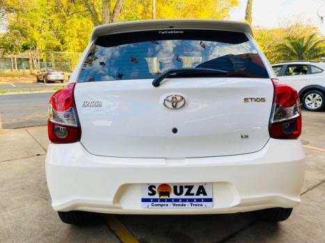 TOYOTA Etios Hatch 1.5 16V 4P FLEX X PLUS AUTOMTICO, Foto 8