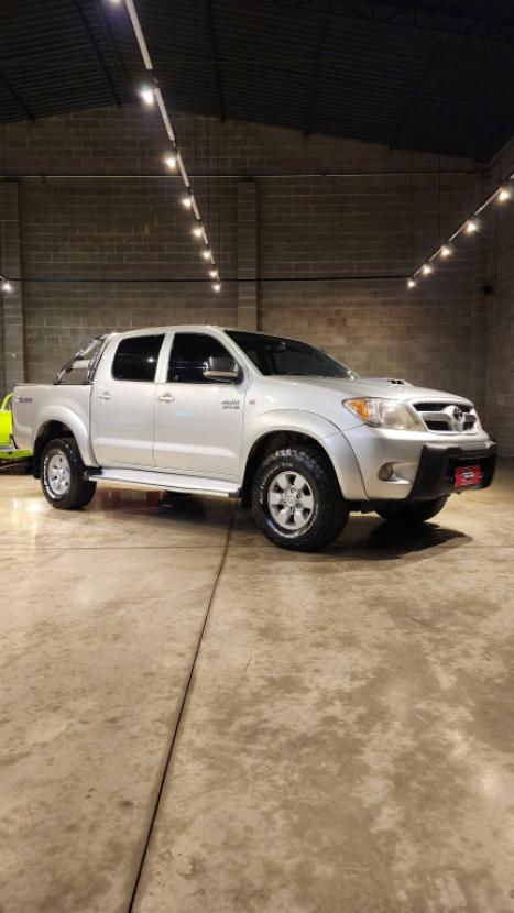 TOYOTA Hilux Caminhonete 3.0 4P 4X4 SRV TURBO DIESEL CABINE DUPLA AUTOMTICO, Foto 1