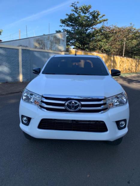 TOYOTA Hilux Caminhonete 2.8 16V 4P SR 4X4 DIESEL CABINE DUPLA AUTOMTICO, Foto 2