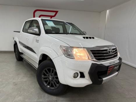 TOYOTA Hilux Caminhonete 3.0 4P 4X4 SRV TURBO DIESEL CABINE DUPLA LIMITED EDITION AUTOMTICO, Foto 2