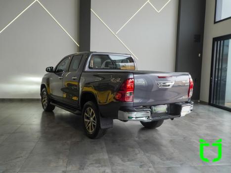 TOYOTA Hilux Caminhonete 2.8 16V SRV 4X4 DIESEL CABINE DUPLA AUTOMTICO, Foto 4