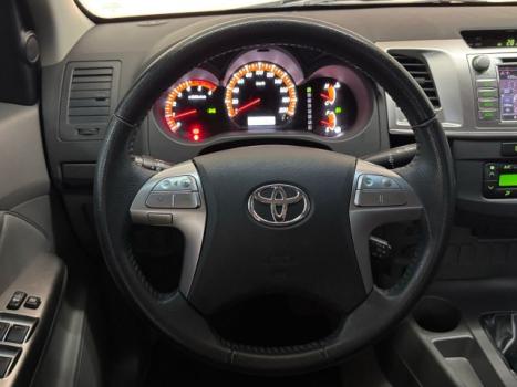 TOYOTA Hilux Caminhonete 3.0 4P 4X4 SRV TURBO DIESEL CABINE DUPLA, Foto 9