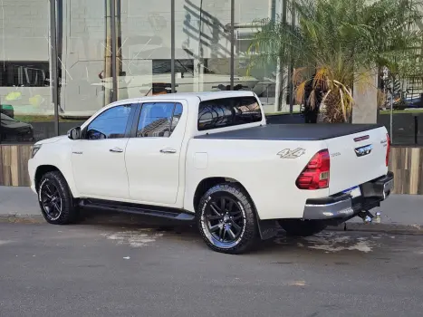 TOYOTA Hilux Caminhonete 2.8 16V SRX 4X4 TURBO DIESEL CABINE DUPLA AUTOMTICO, Foto 2