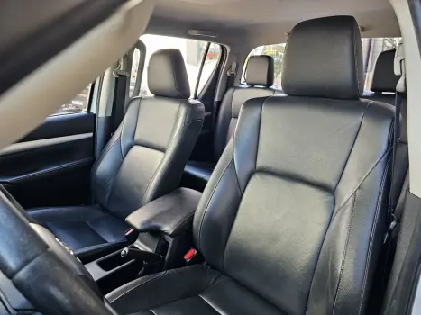 TOYOTA Hilux Caminhonete 2.8 16V SRX 4X4 TURBO DIESEL CABINE DUPLA AUTOMTICO, Foto 5