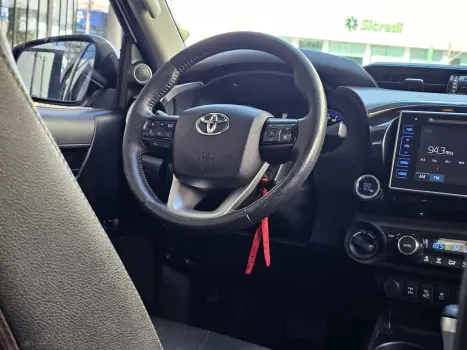 TOYOTA Hilux Caminhonete 2.8 16V SRX 4X4 TURBO DIESEL CABINE DUPLA AUTOMTICO, Foto 13