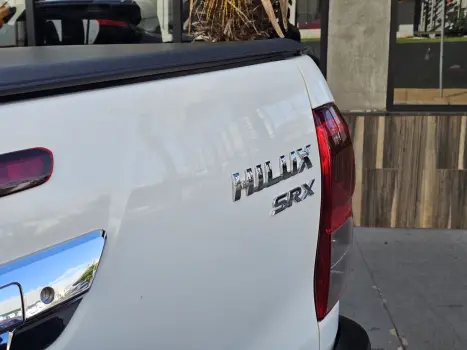 TOYOTA Hilux Caminhonete 2.8 16V SRX 4X4 TURBO DIESEL CABINE DUPLA AUTOMTICO, Foto 16