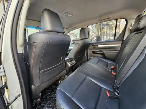 TOYOTA Hilux Caminhonete 2.8 16V SRX 4X4 TURBO DIESEL CABINE DUPLA AUTOMTICO, Foto 19