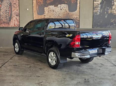 TOYOTA Hilux Caminhonete 2.7 16V 4P SRV FLEX 4X4  CABINE DUPLA AUTOMTICO, Foto 2