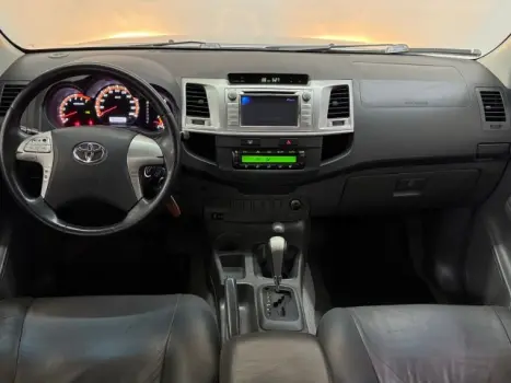 TOYOTA Hilux Caminhonete 2.7 16V 4P SRV FLEX 4X4  CABINE DUPLA AUTOMTICO, Foto 7