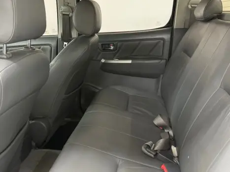 TOYOTA Hilux Caminhonete 2.7 16V 4P SRV FLEX 4X4  CABINE DUPLA AUTOMTICO, Foto 14
