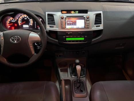 TOYOTA Hilux Caminhonete 3.0 4P 4X4 SRV TURBO DIESEL CABINE DUPLA, Foto 6