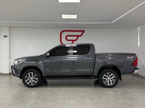 TOYOTA Hilux Caminhonete 2.8 16V SRX 4X4 DIESEL CABINE DUPLA AUTOMTICO, Foto 4