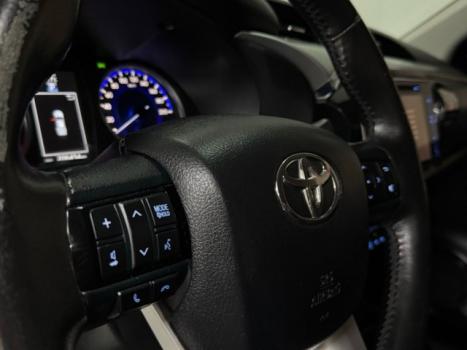 TOYOTA Hilux Caminhonete 2.8 16V SRX 4X4 DIESEL CABINE DUPLA AUTOMTICO, Foto 10