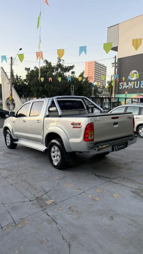 TOYOTA Hilux Caminhonete 3.0 4P 4X4 SRV TURBO DIESEL CABINE DUPLA, Foto 6