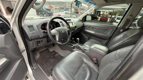 TOYOTA Hilux Caminhonete 3.0 4P 4X4 SRV TURBO DIESEL CABINE DUPLA AUTOMTICO, Foto 9