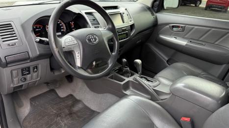 TOYOTA Hilux Caminhonete 3.0 4P 4X4 SRV TURBO DIESEL CABINE DUPLA AUTOMTICO, Foto 10