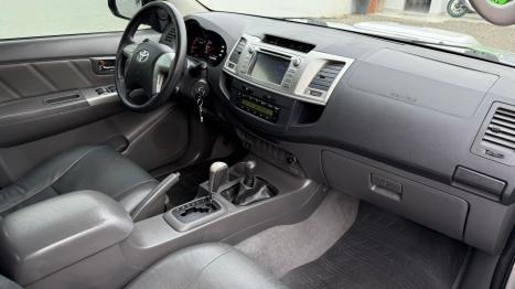 TOYOTA Hilux Caminhonete 3.0 4P 4X4 SRV TURBO DIESEL CABINE DUPLA AUTOMTICO, Foto 12