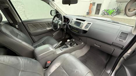 TOYOTA Hilux Caminhonete 3.0 4P 4X4 SRV TURBO DIESEL CABINE DUPLA AUTOMTICO, Foto 13