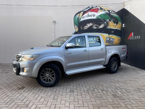 TOYOTA Hilux Caminhonete 3.0 4P 4X4 SRV TURBO DIESEL TOP CABINE DUPLA AUTOMTICO, Foto 2