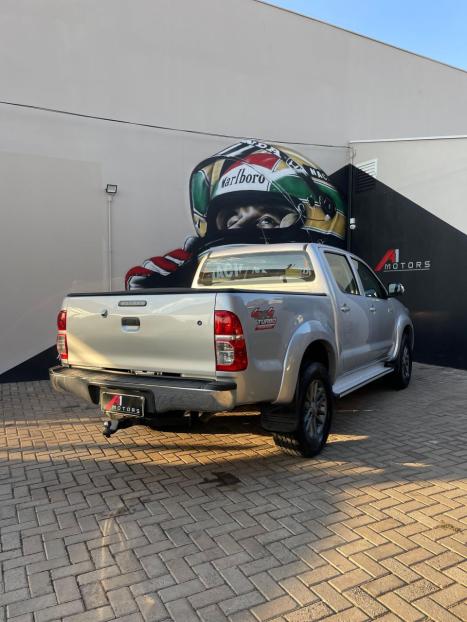 TOYOTA Hilux Caminhonete 3.0 4P 4X4 SRV TURBO DIESEL TOP CABINE DUPLA AUTOMTICO, Foto 4