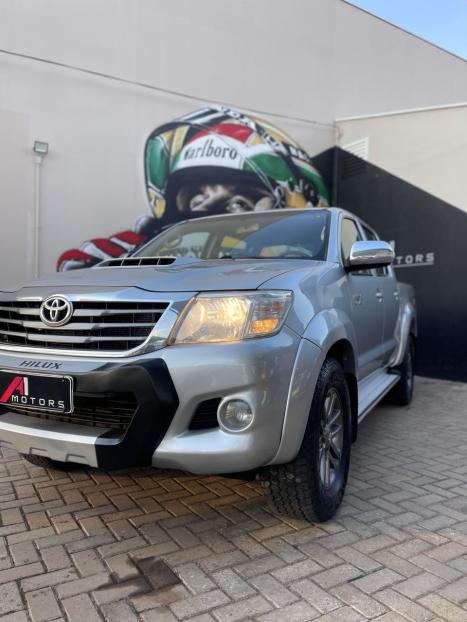 TOYOTA Hilux Caminhonete 3.0 4P 4X4 SRV TURBO DIESEL TOP CABINE DUPLA AUTOMTICO, Foto 6
