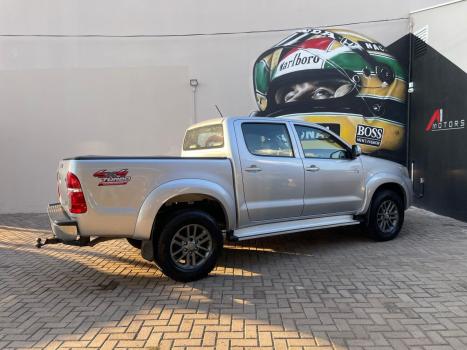 TOYOTA Hilux Caminhonete 3.0 4P 4X4 SRV TURBO DIESEL TOP CABINE DUPLA AUTOMTICO, Foto 8