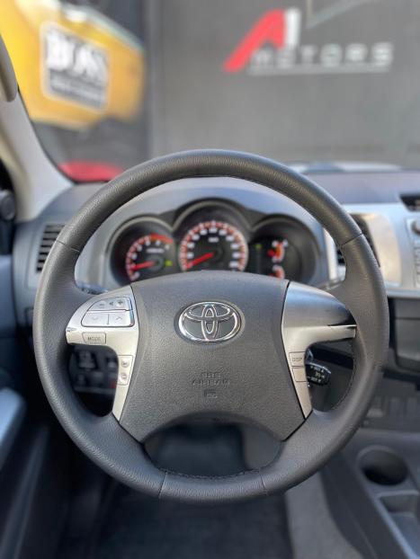 TOYOTA Hilux Caminhonete 3.0 4P 4X4 SRV TURBO DIESEL TOP CABINE DUPLA AUTOMTICO, Foto 13