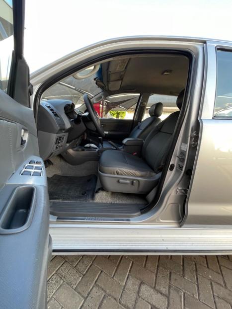 TOYOTA Hilux Caminhonete 3.0 4P 4X4 SRV TURBO DIESEL TOP CABINE DUPLA AUTOMTICO, Foto 17